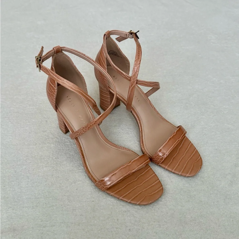 Rose Two Tone Croc Print Sandals Block Heels Size 8.5 NWOT